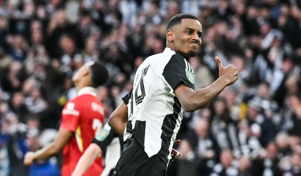 Liverpool Incar Striker Baru! Isak Jadi Prioritas, Osimhen Siap Jadi Juru Selamat?