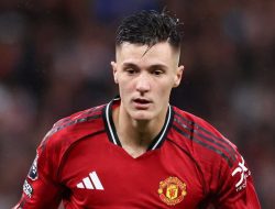 MU Salah Langkah? Legenda Sesalkan Transfer Striker!