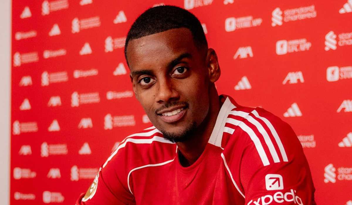 Isak Pamit! Pesan WA Bikin Haru Pemain Newcastle