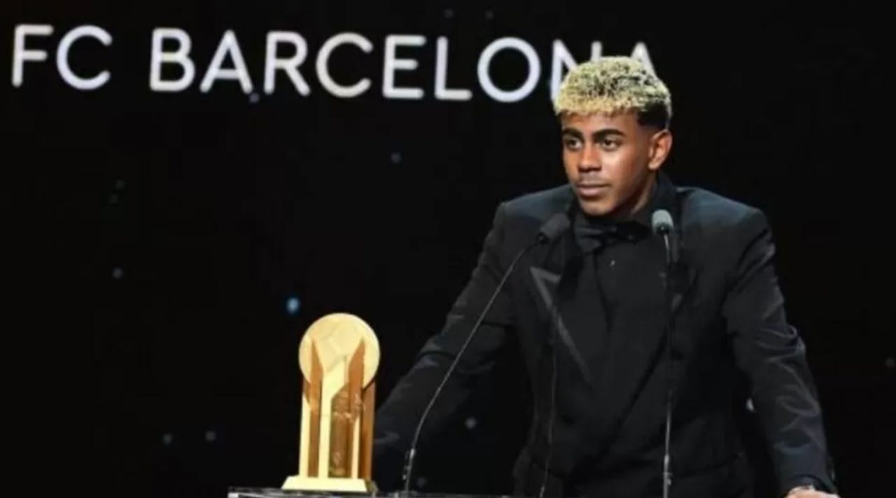 Barcelona Borong Kopa Trophy!