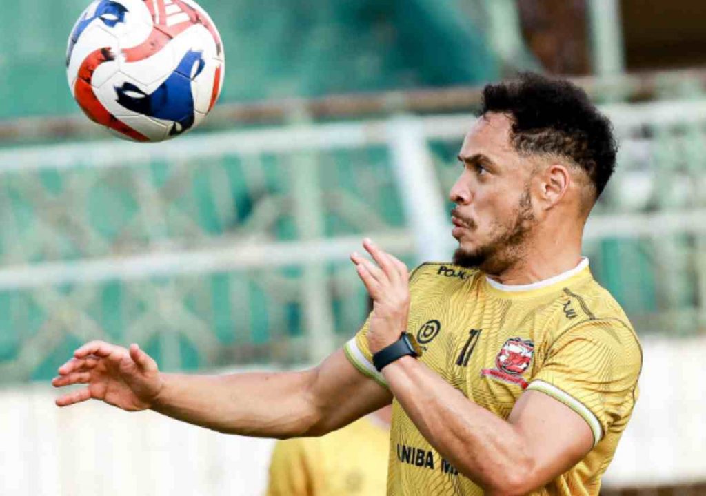 Derby Papan Tengah: Madura United Incar Poin Penuh!