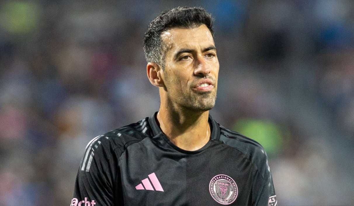 Busquets Gantung Sepatu, Barca Kirim Pesan Menyentuh!