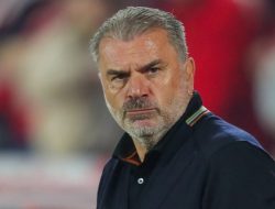 Forest Kalah, Postecoglou Terancam? Villa Terbang Tinggi!