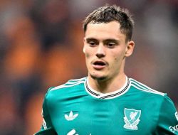 Wajib Dicoret? Slot Dilema Pilih Wirtz vs Chelsea!