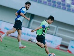 Duel Sengit! Persita vs PSIM Berakhir Imbang?