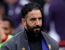 MU Krisis Gol? Hargreaves Minta Amorim Ubah Taktik!