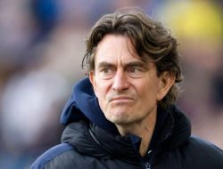 Spurs Dirundung Masalah: Simons Loyo, Sindiran Pedas, Eksodus!