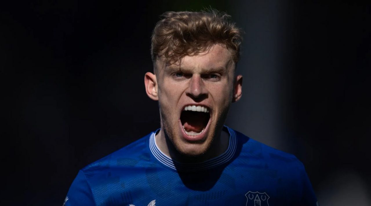 Liverpool Gigit Jari! Everton Pagari Bintangnya?