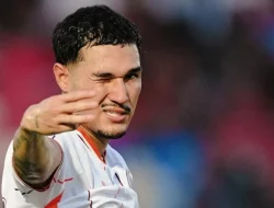 Borneo FC Comeback! Villa: Trofi Harga Mati!