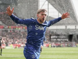 Dewsbury-Hall ke Napoli? Everton Bikin Pusing!