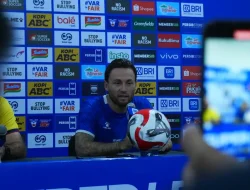 Klok: Puncak Klasemen? Bukan Beban, Tapi Peluang!