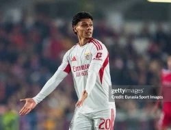 Rios Rebutan! MU dan Fulham Saling Sikut?